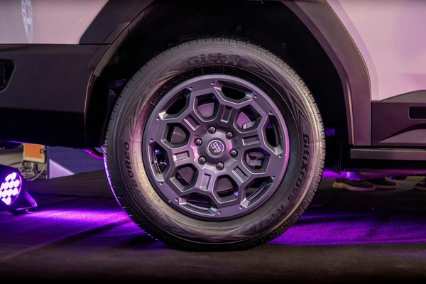 Location utilitaire 20m³ hayon : le camion idéal pour vous !