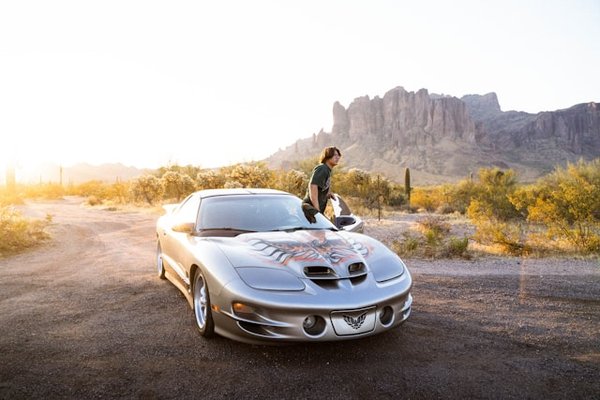 Quels sont les avantages des pneus quatre saisons pour les Véhicules Utilitaires Sport (SUV)?